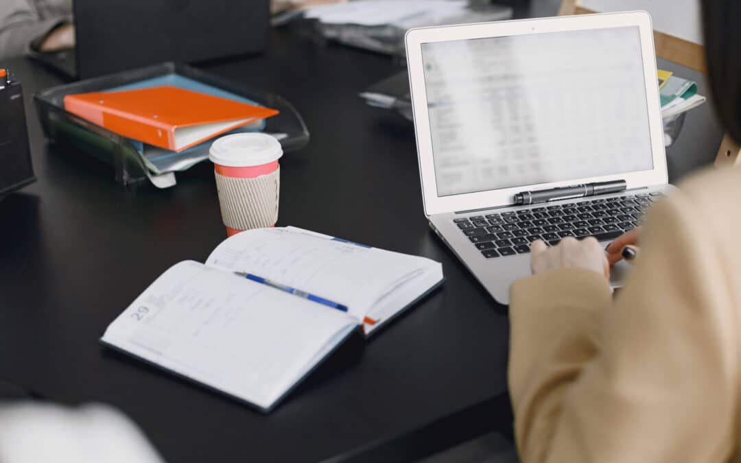 Estrategias para gestionar documentación corporativa en proyectos internacionales