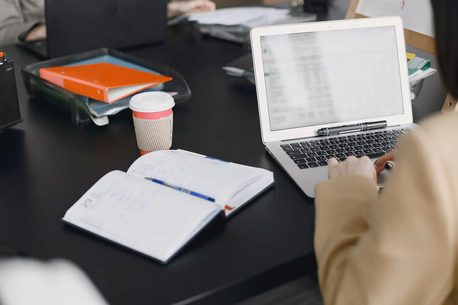 Estrategias para gestionar documentación corporativa en proyectos internacionales documentación corporativa